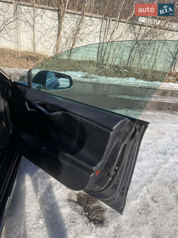Ліфтбек Tesla Model S 2020 в Києві