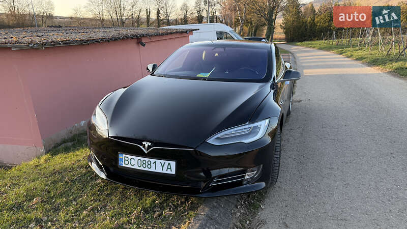 Ліфтбек Tesla Model S 2017 в Харкові