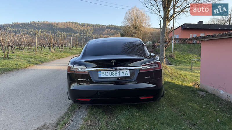Ліфтбек Tesla Model S 2017 в Харкові