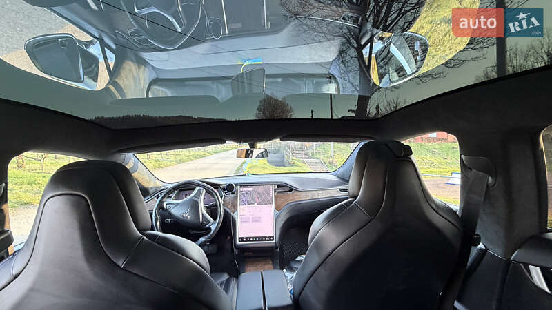 Ліфтбек Tesla Model S 2017 в Харкові
