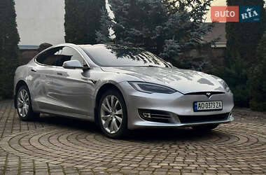Лифтбек Tesla Model S 2017 в Хусте