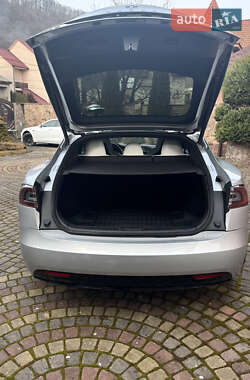 Лифтбек Tesla Model S 2017 в Хусте