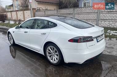 Лифтбек Tesla Model S 2017 в Киеве