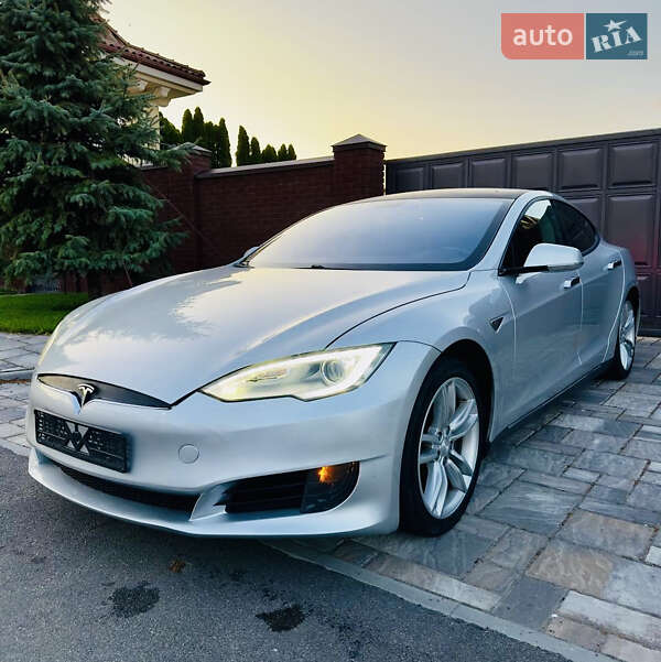 Лифтбек Tesla Model S 2013 в Киеве