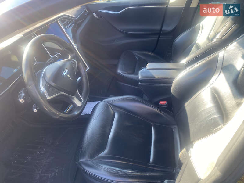 Лифтбек Tesla Model S 2015 в Луцке фото 18 Лифтбек Tesla Model S 2015 в Луцке