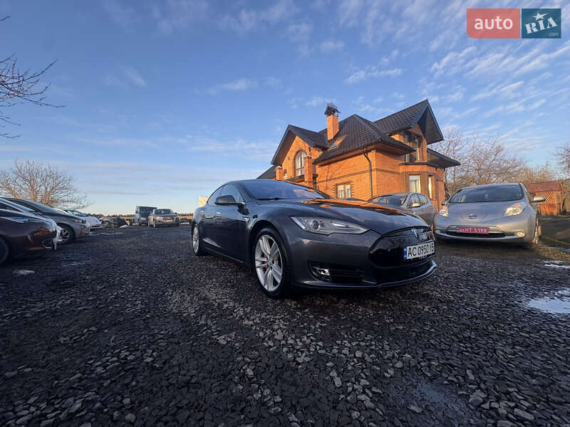 Ліфтбек Tesla Model S 2015 в Луцьку фото 2 Ліфтбек Tesla Model S 2015 в Луцьку