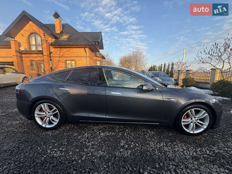 Ліфтбек Tesla Model S 2015 в Луцьку фото 23 Ліфтбек Tesla Model S 2015 в Луцьку