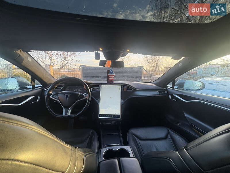 Ліфтбек Tesla Model S 2015 в Луцьку фото 33 Ліфтбек Tesla Model S 2015 в Луцьку