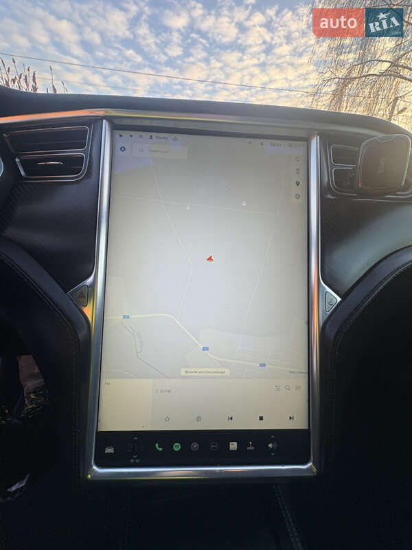 Ліфтбек Tesla Model S 2015 в Луцьку фото 44 Ліфтбек Tesla Model S 2015 в Луцьку