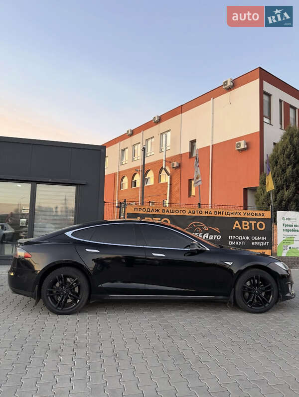Ліфтбек Tesla Model S 2014 в Вінниці