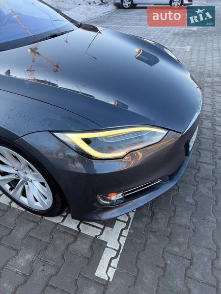 Ліфтбек Tesla Model S 2017 в Тернополі