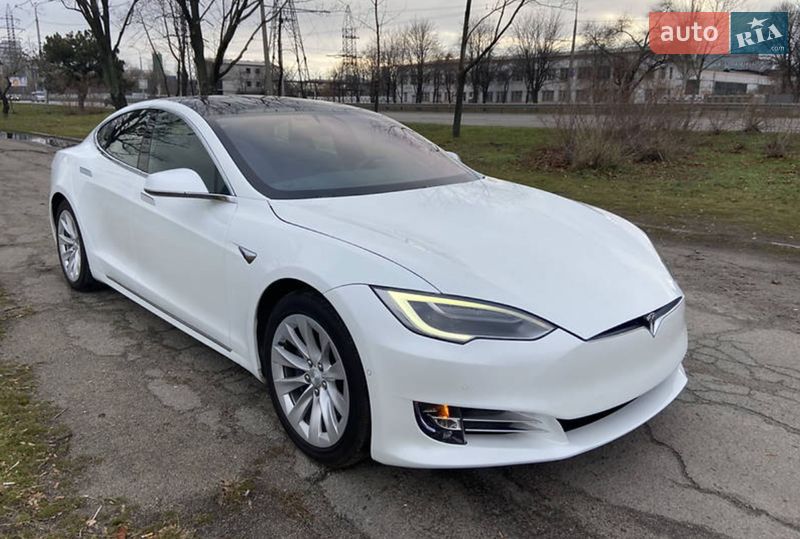 Ліфтбек Tesla Model S 2018 в Хмельницькому фото Ліфтбек Tesla Model S 2018 в Хмельницькому