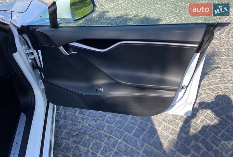Ліфтбек Tesla Model S 2018 в Хмельницькому фото 7 Ліфтбек Tesla Model S 2018 в Хмельницькому