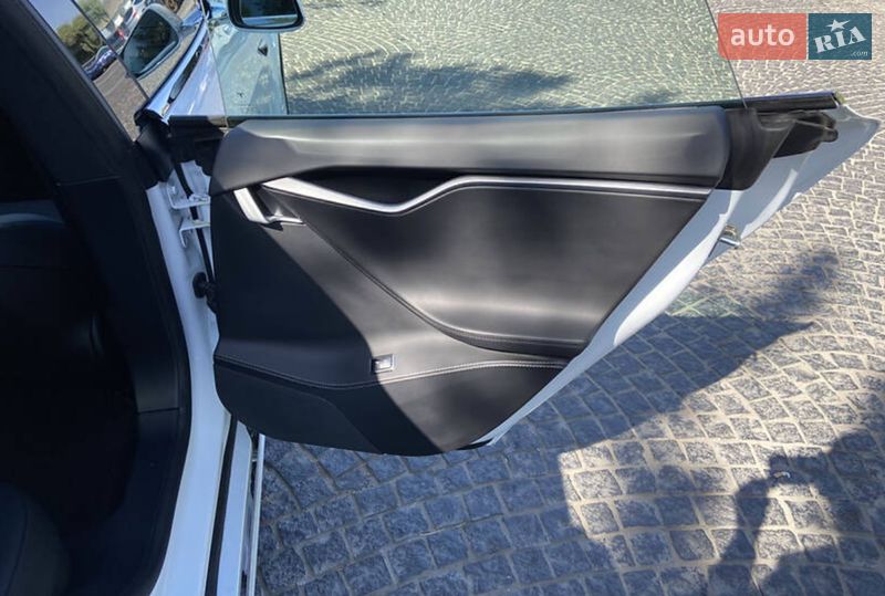 Ліфтбек Tesla Model S 2018 в Хмельницькому фото 9 Ліфтбек Tesla Model S 2018 в Хмельницькому