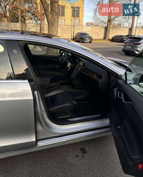 Лифтбек Tesla Model S 2018 в Львове