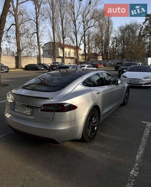 Ліфтбек Tesla Model S 2018 в Львові
