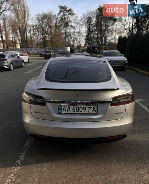Ліфтбек Tesla Model S 2018 в Львові