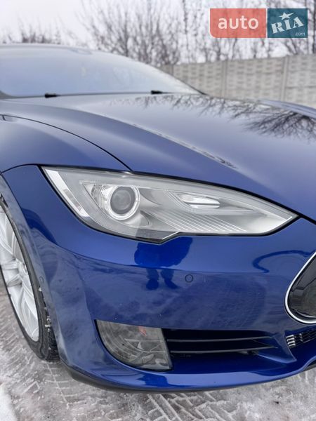 Ліфтбек Tesla Model S 2015 в Харкові