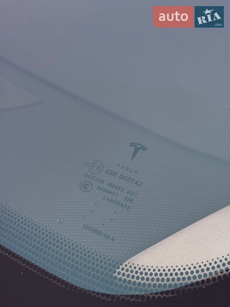 Ліфтбек Tesla Model S 2015 в Харкові