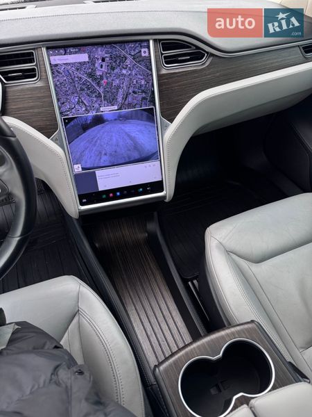 Ліфтбек Tesla Model S 2015 в Харкові