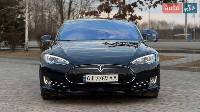 Лифтбек Tesla Model S 2014 в Ивано-Франковске