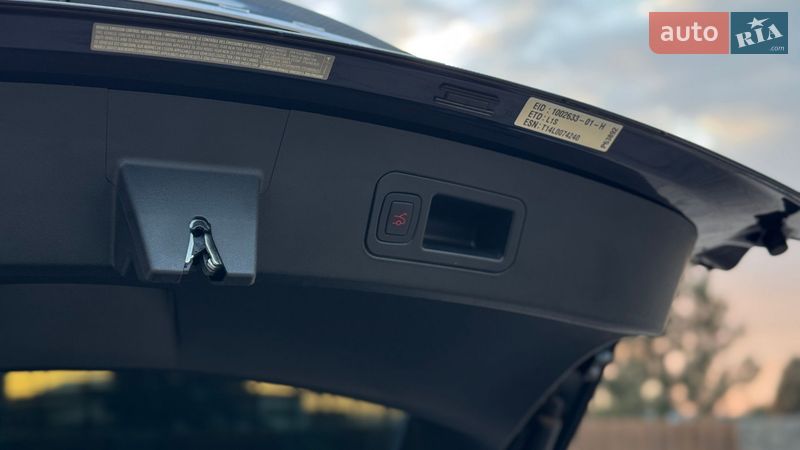 Лифтбек Tesla Model S 2014 в Ивано-Франковске