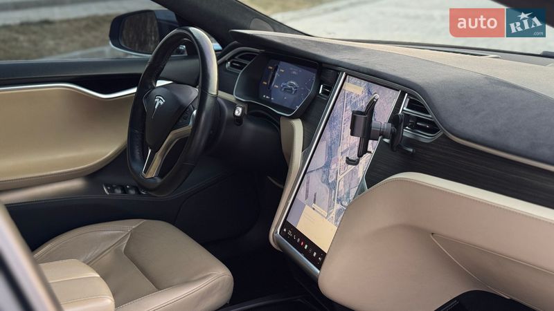 Лифтбек Tesla Model S 2014 в Ивано-Франковске