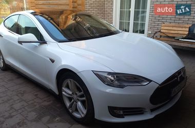 Ліфтбек Tesla Model S 2014 в Нововолинську