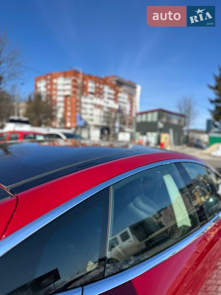 Ліфтбек Tesla Model S 2015 в Тернополі