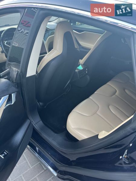 Лифтбек Tesla Model S 2013 в Ирпене