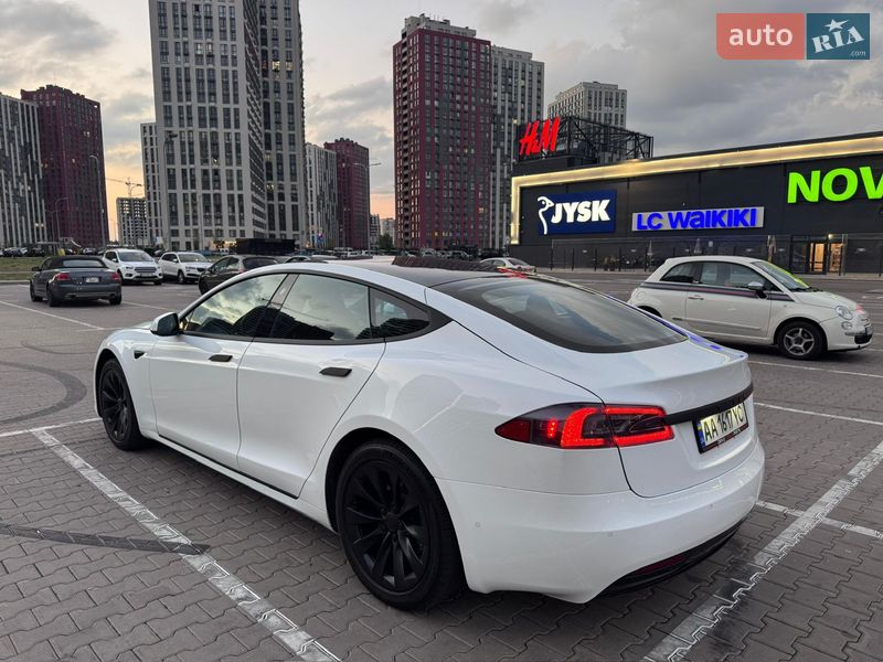 Ліфтбек Tesla Model S 2018 в Києві