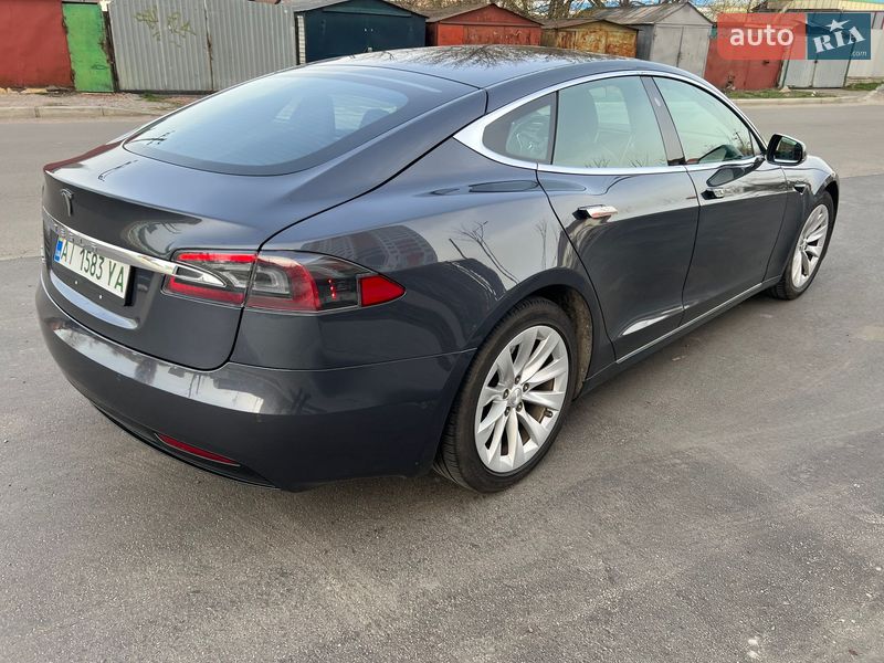 Лифтбек Tesla Model S 2017 в Киеве