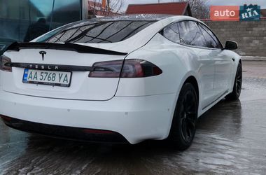 Лифтбек Tesla Model S 2016 в Киеве