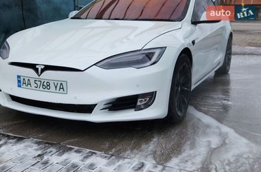 Лифтбек Tesla Model S 2016 в Киеве