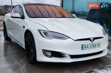 Лифтбек Tesla Model S 2016 в Киеве