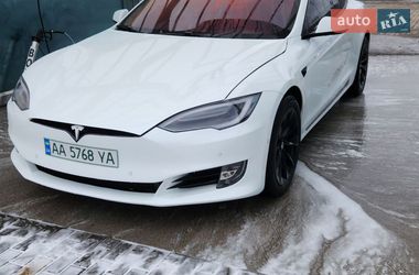 Лифтбек Tesla Model S 2016 в Киеве