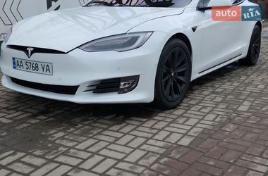 Лифтбек Tesla Model S 2016 в Киеве