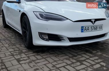 Лифтбек Tesla Model S 2016 в Киеве
