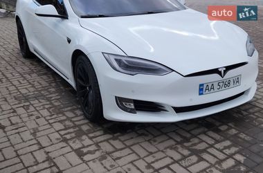 Лифтбек Tesla Model S 2016 в Киеве