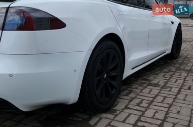 Лифтбек Tesla Model S 2016 в Киеве