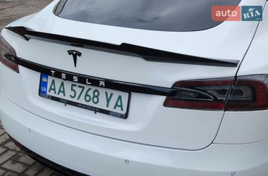 Лифтбек Tesla Model S 2016 в Киеве