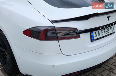 Лифтбек Tesla Model S 2016 в Киеве