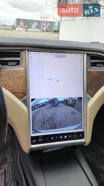 Лифтбек Tesla Model S 2016 в Киеве