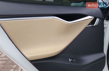 Лифтбек Tesla Model S 2016 в Киеве