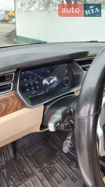 Лифтбек Tesla Model S 2016 в Киеве