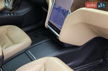 Лифтбек Tesla Model S 2016 в Киеве