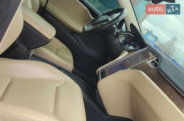 Лифтбек Tesla Model S 2016 в Киеве