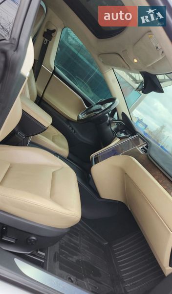 Лифтбек Tesla Model S 2016 в Киеве