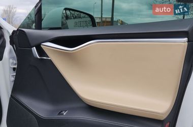 Лифтбек Tesla Model S 2016 в Киеве
