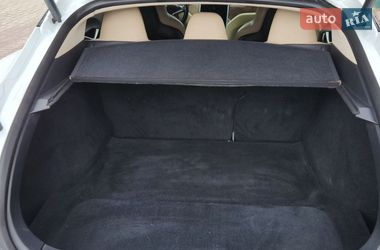 Лифтбек Tesla Model S 2016 в Киеве